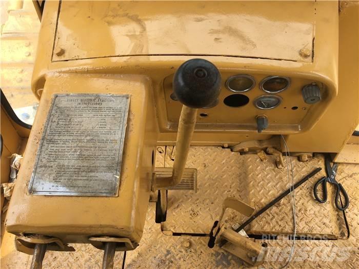 CAT D 8 K Buldožerji goseničarji