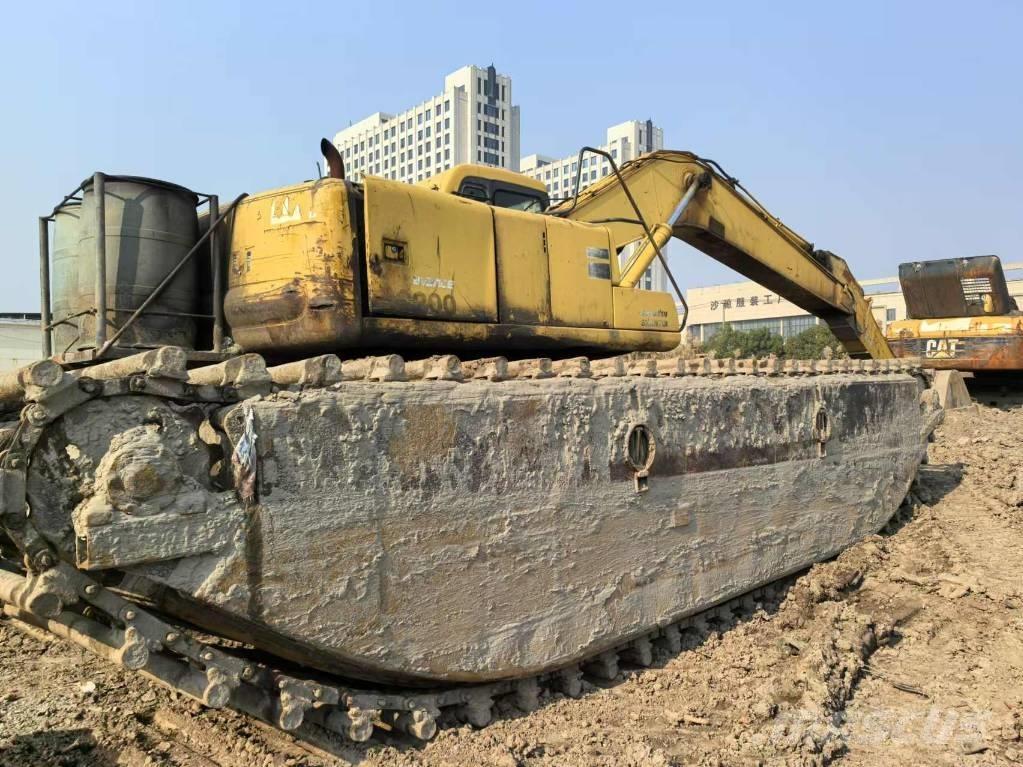 Komatsu PC 200-6 Amfibijski bagri