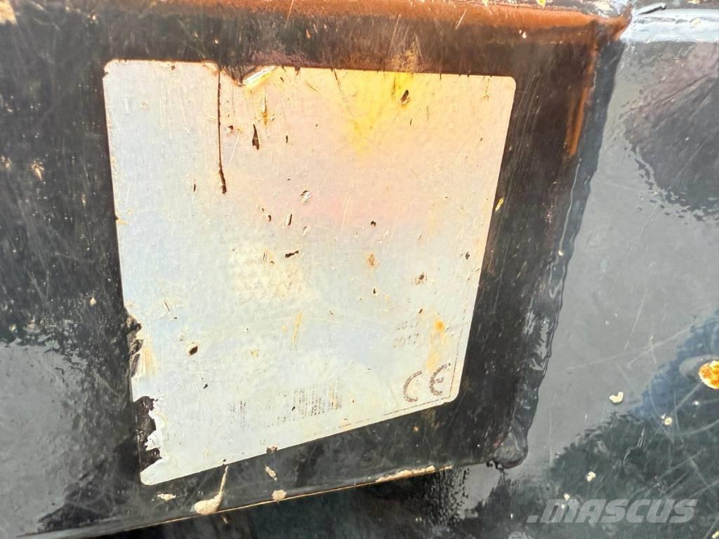 JCB 6 T Ne cestni demperji