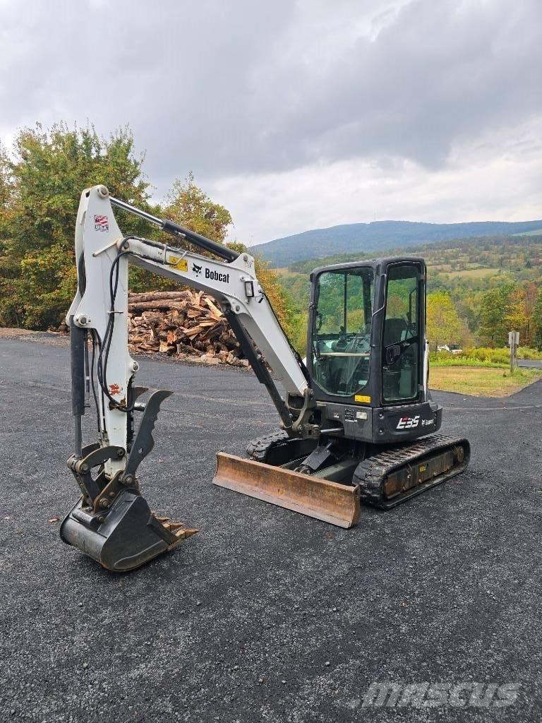 Bobcat E 35 Mini bagri <7t