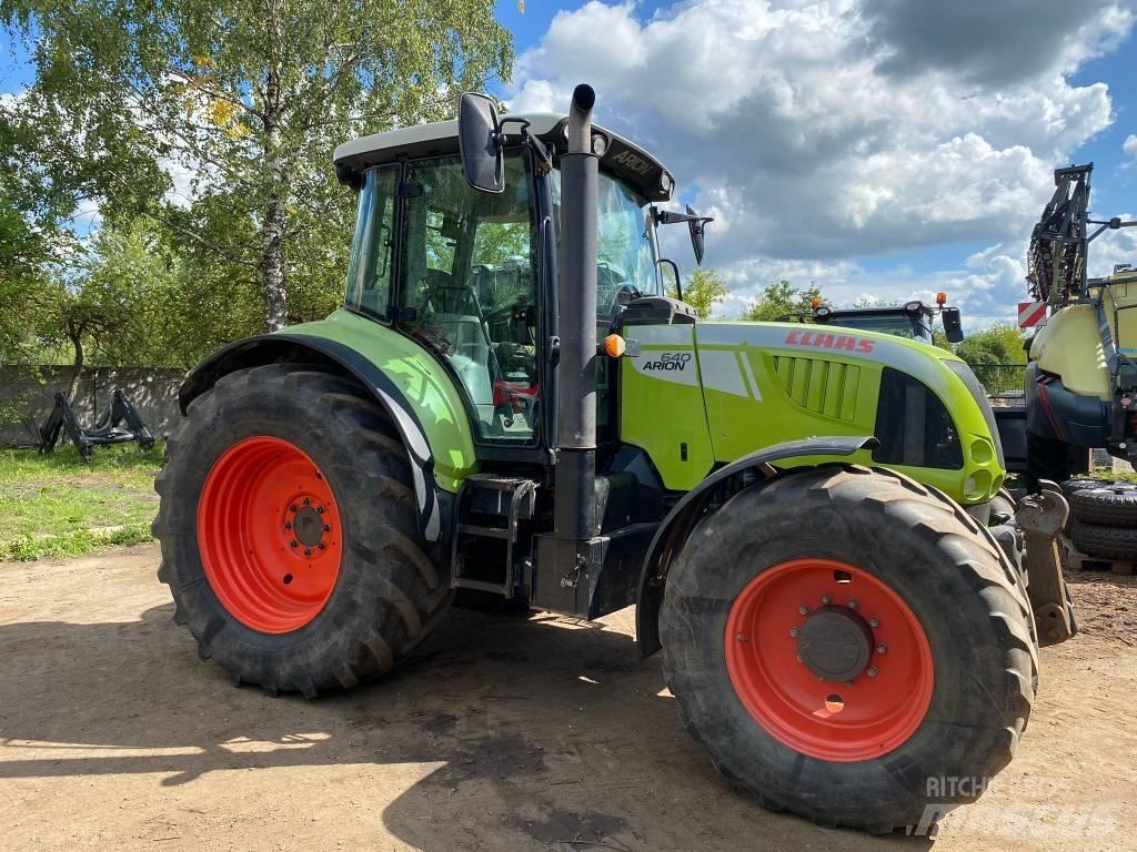 CLAAS Arion 640 Traktorji