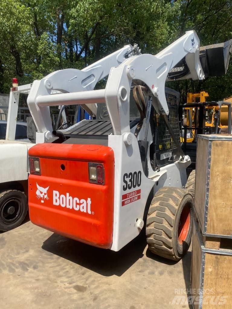 Bobcat S 300 Skid steer mini nakladalci