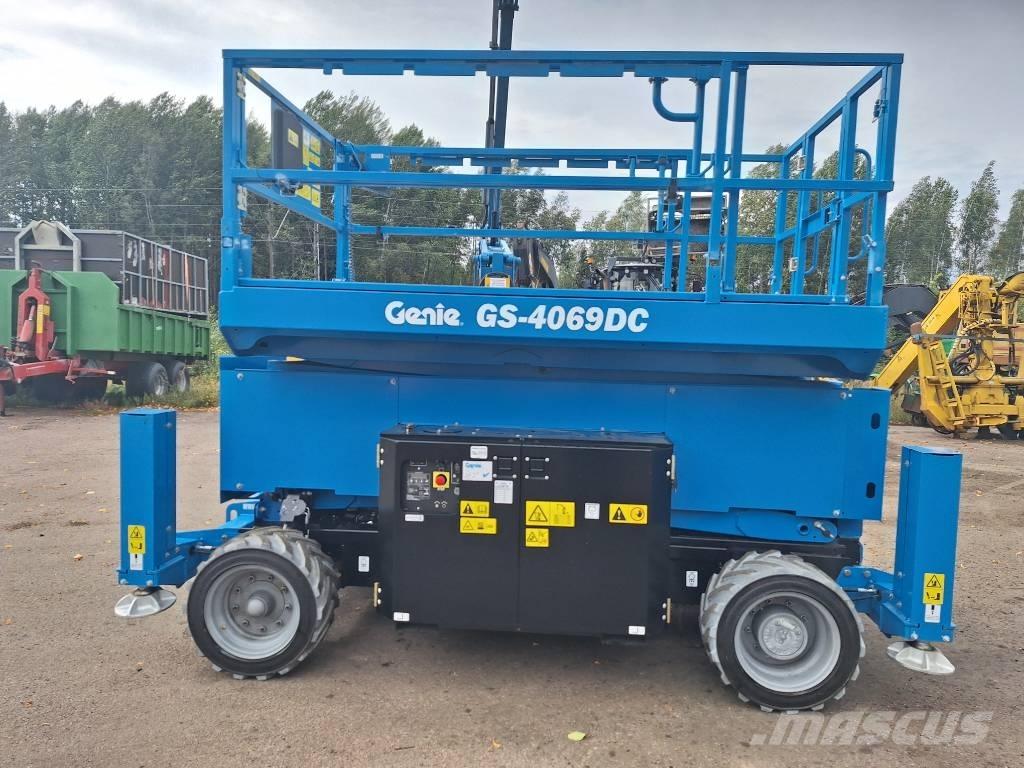 Genie GS-4069 DC Škarjaste dvižne ploščadi