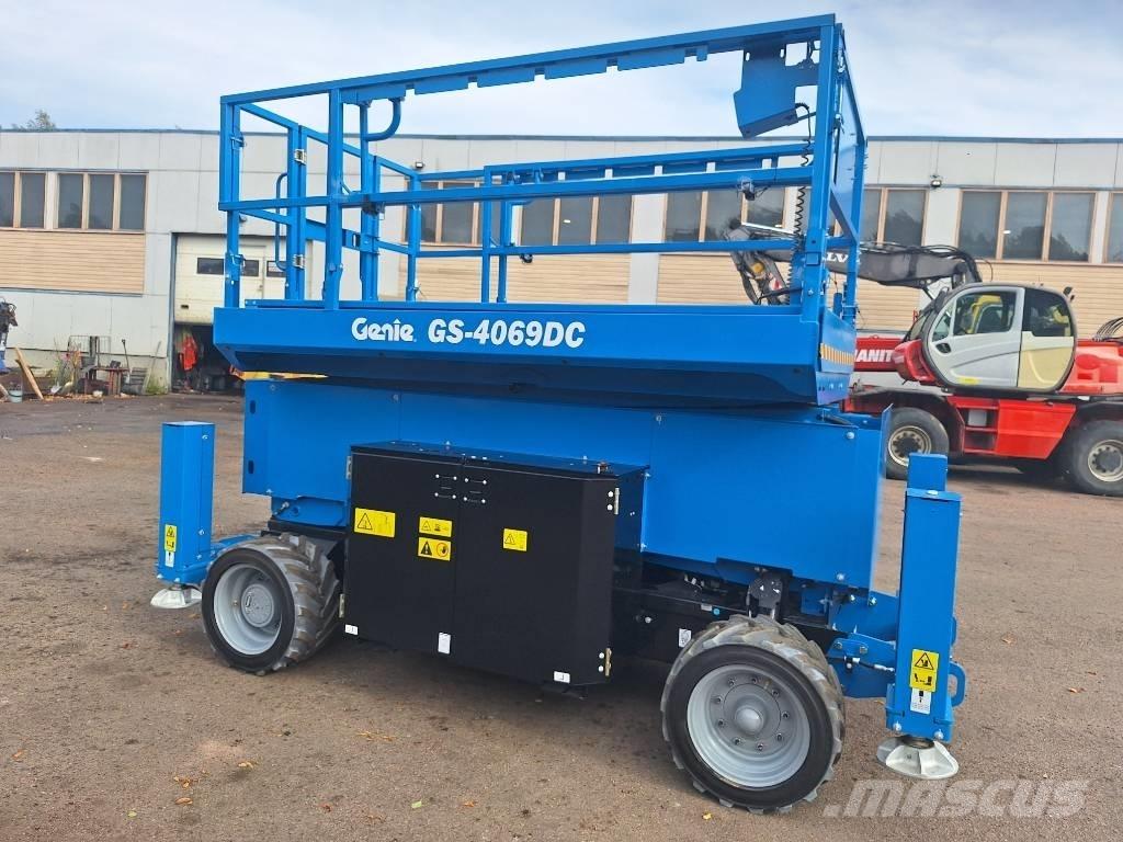 Genie GS-4069 DC Škarjaste dvižne ploščadi
