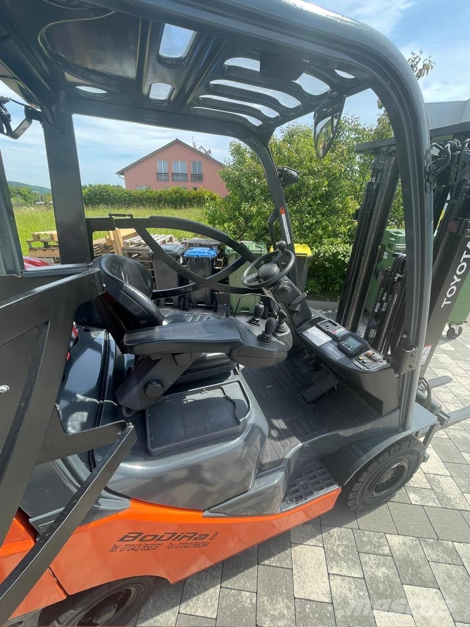 Toyota 02-8FGF18 Plinski viličarji