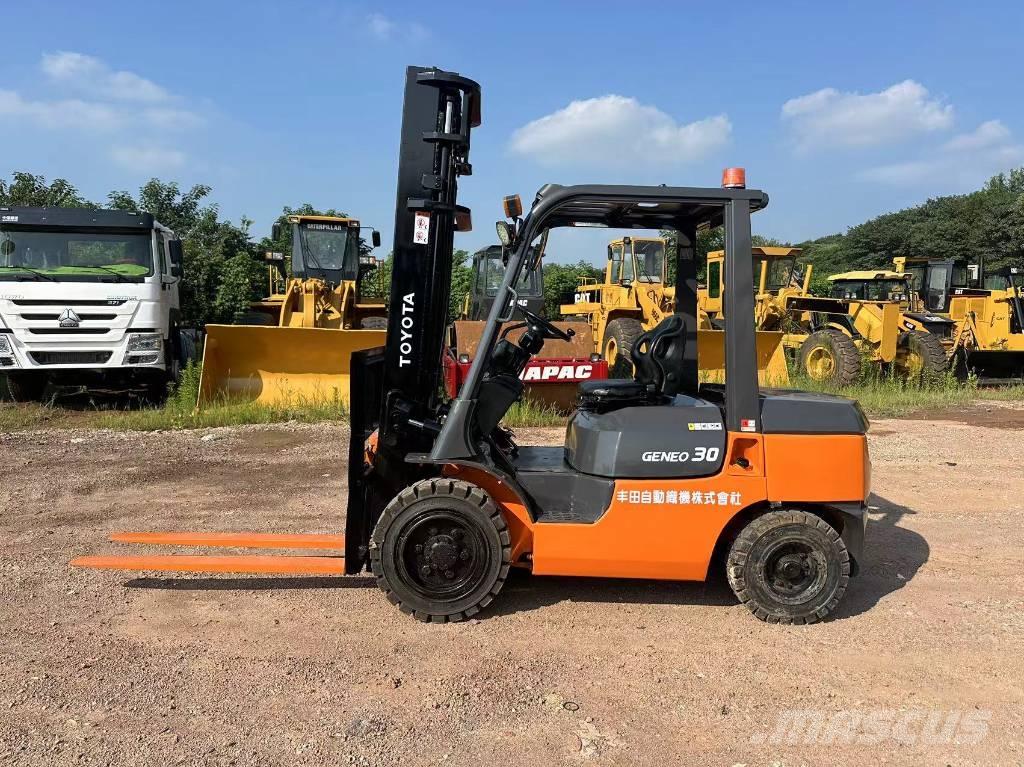 Toyota 30 forklift Dizelski viličarji