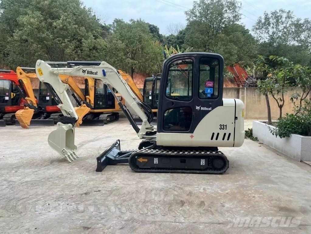 Bobcat 331 Mini bagri <7t