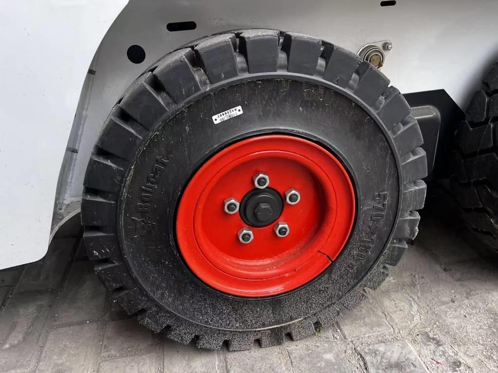 Bobcat S 70 Skid steer mini nakladalci