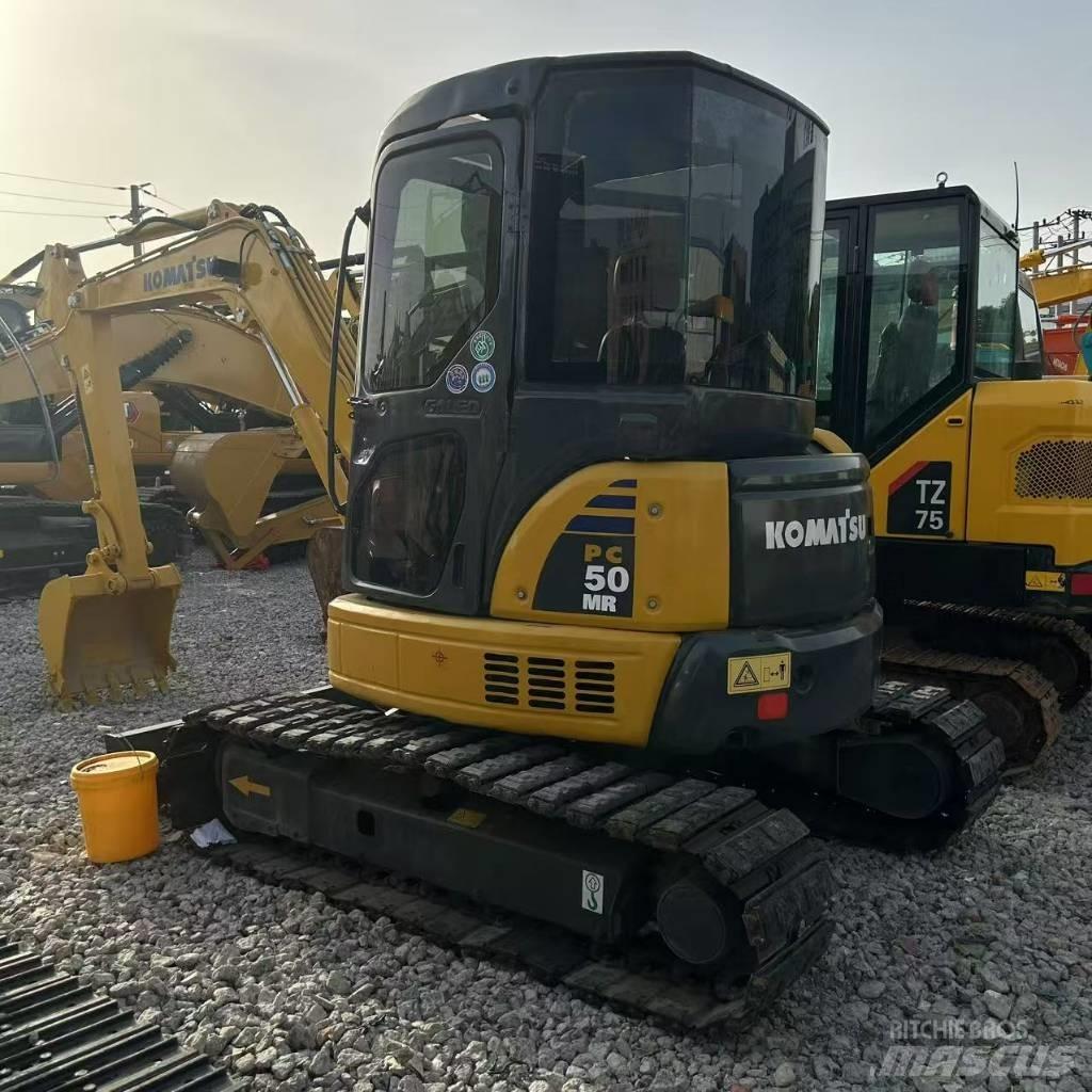 Komatsu 50-2 Bagri goseničarji