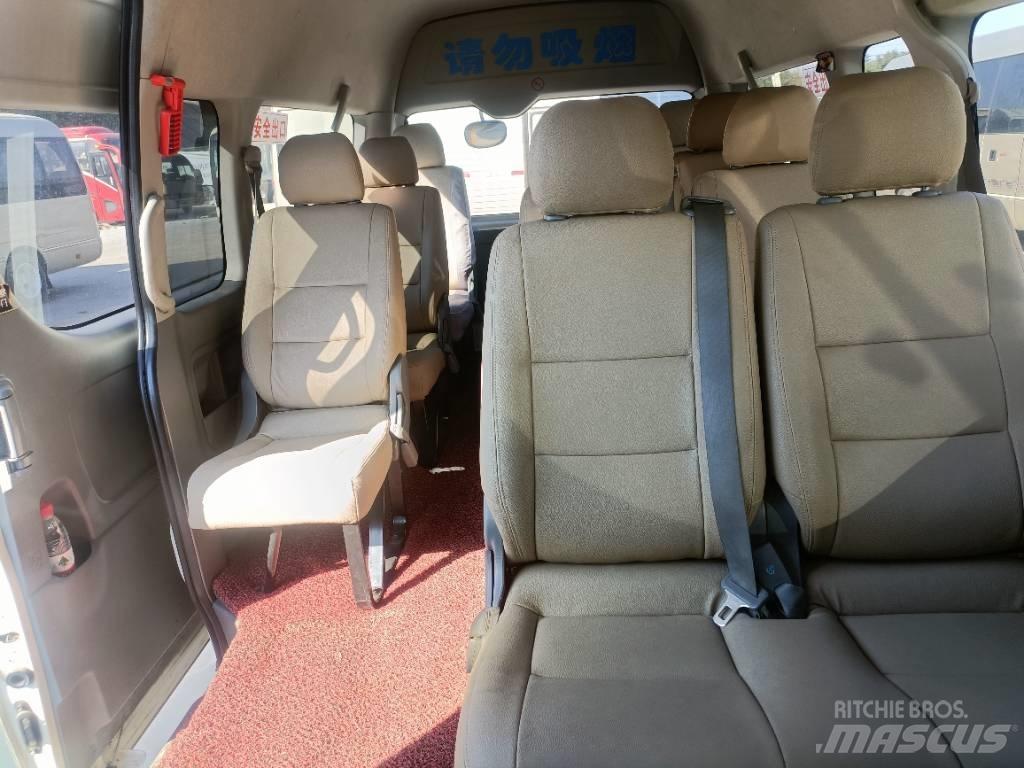 Toyota Hiace Medkrajevni avtobusi