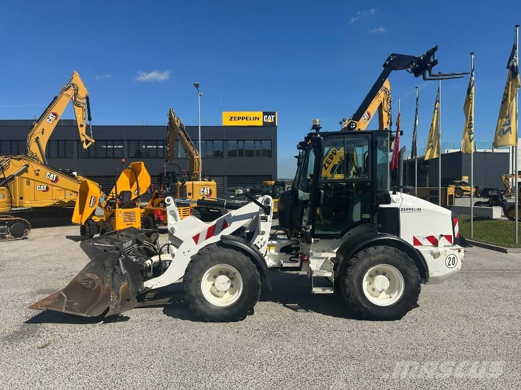 CAT 908 M Kolesni nakladalci