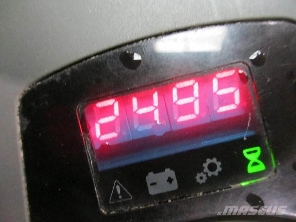 BT LPE 200 Električni nizko dvižni viličar s stojiščem