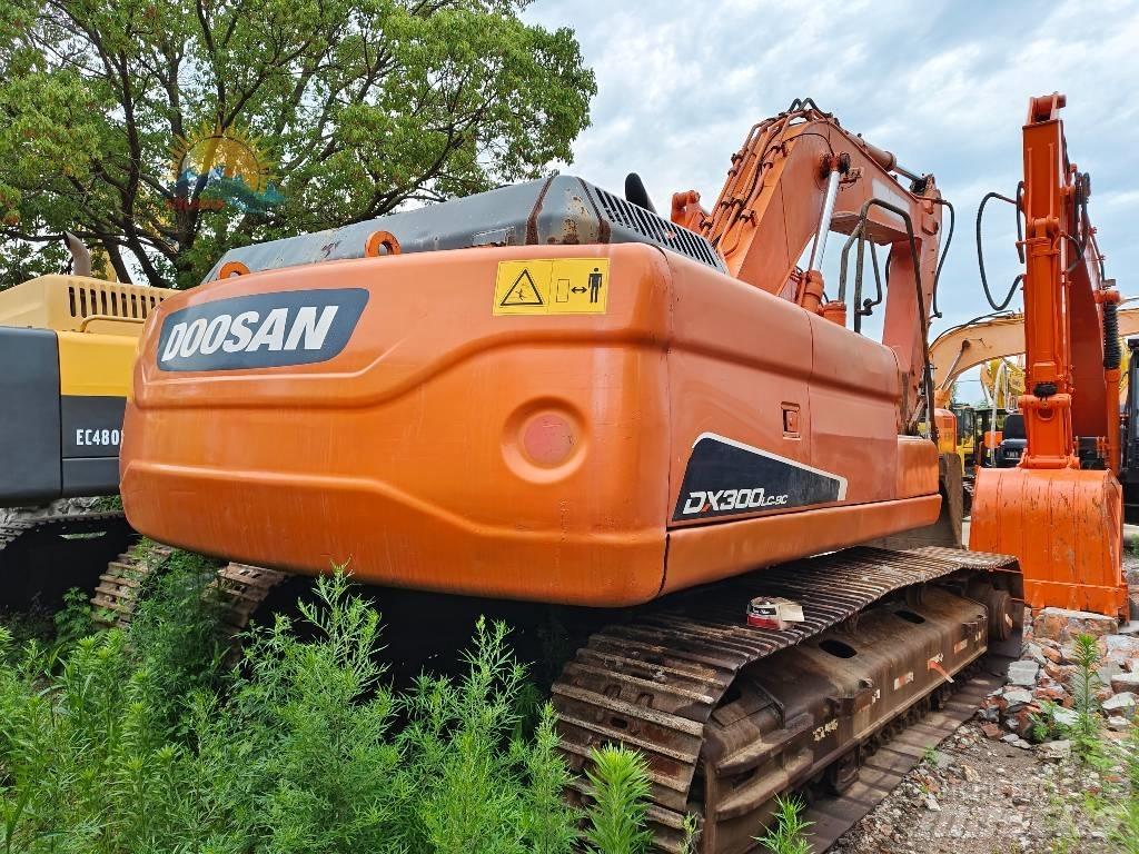 Doosan DX 300 LC-9C Bagri goseničarji