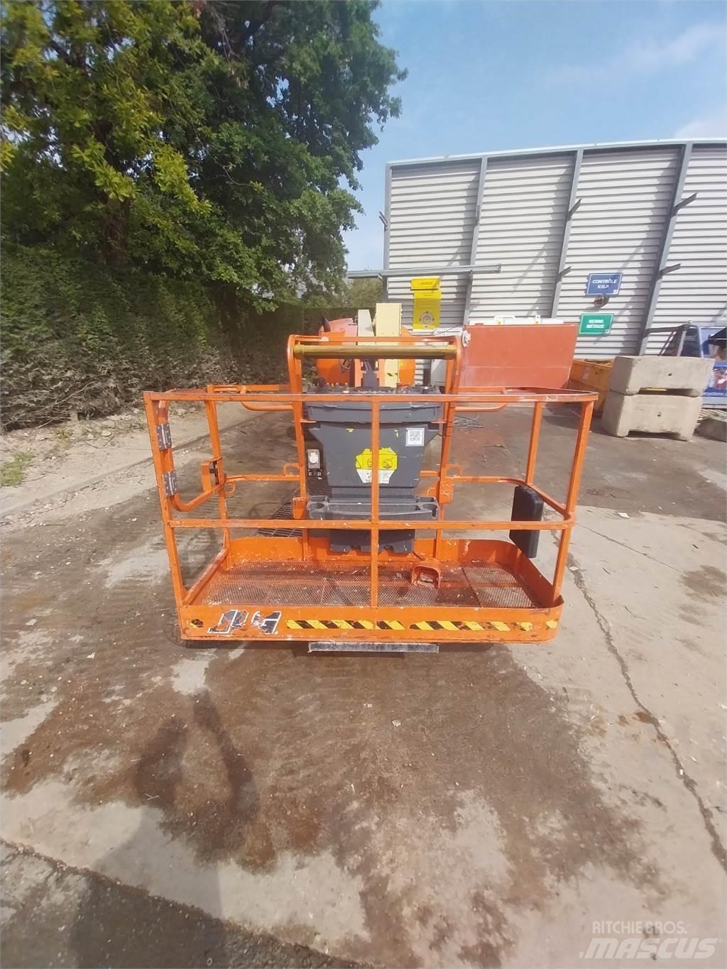 JLG 520AJ Zglobne dvižne ploščadi