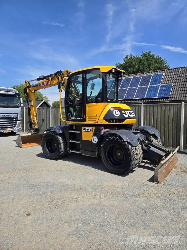 JCB 110 W Bagri na kolesih