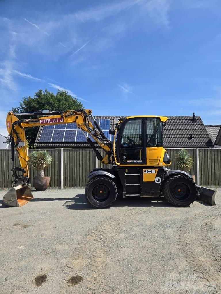 JCB 110 W Bagri na kolesih