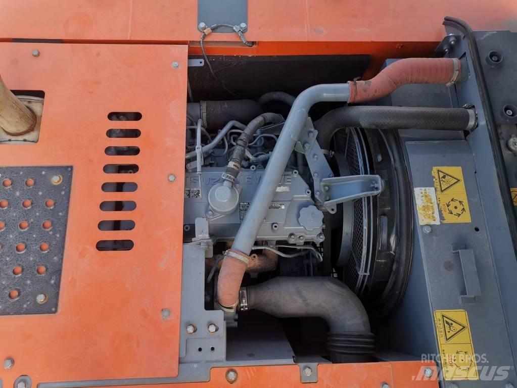 Hitachi ZX 240 Bagri goseničarji