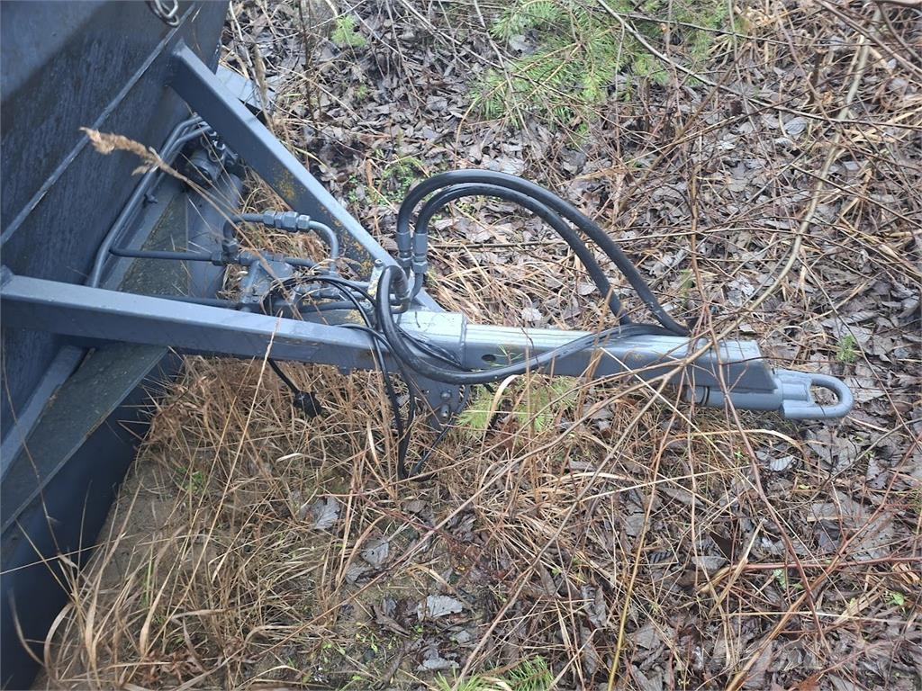  Hiekotinvaunu Trosilci peska in soli