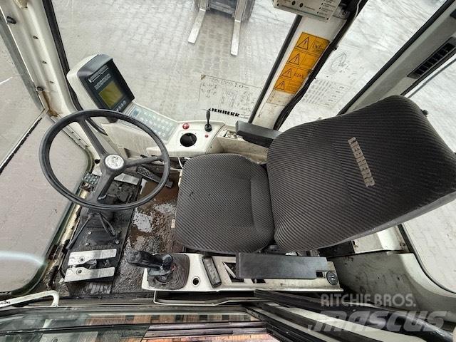 Liebherr A 924 B CAB Kabine in notranjost