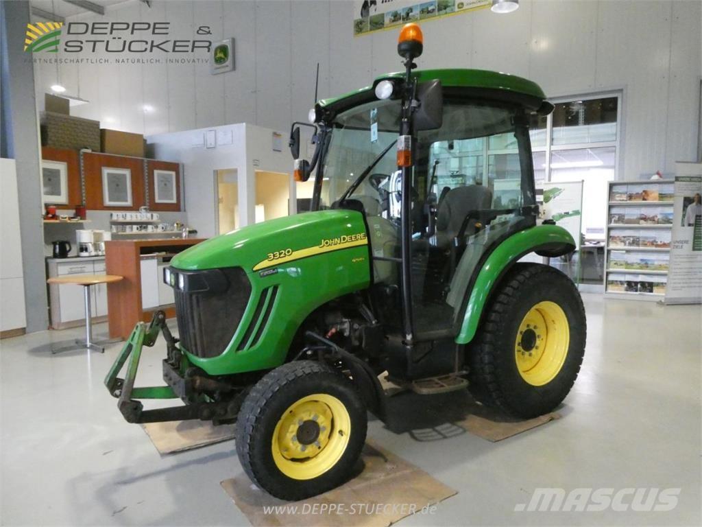 John Deere 3320 Manjši traktorji