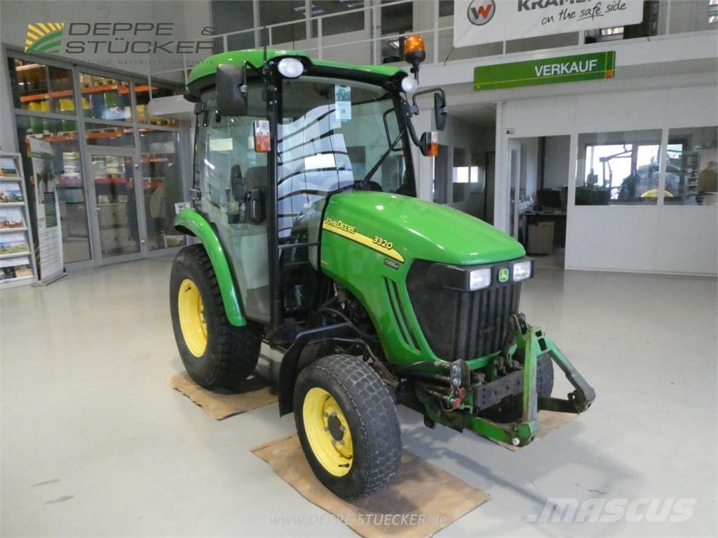 John Deere 3320 Manjši traktorji