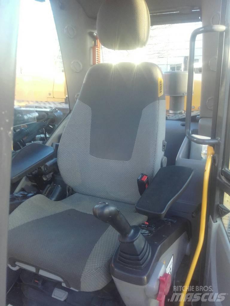 Volvo EC250DL Bagri goseničarji