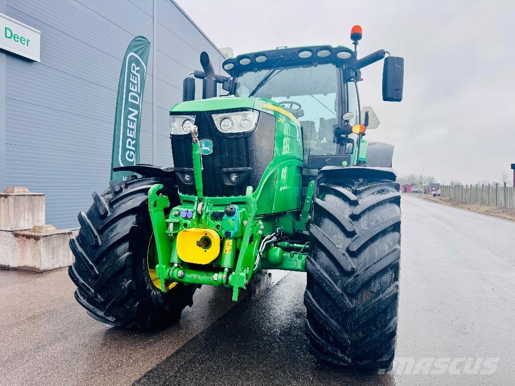 John Deere 6215 R Traktorji