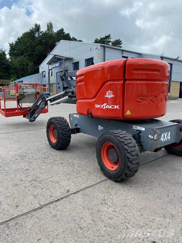 SkyJack SJ 46 AJ Zglobne dvižne ploščadi