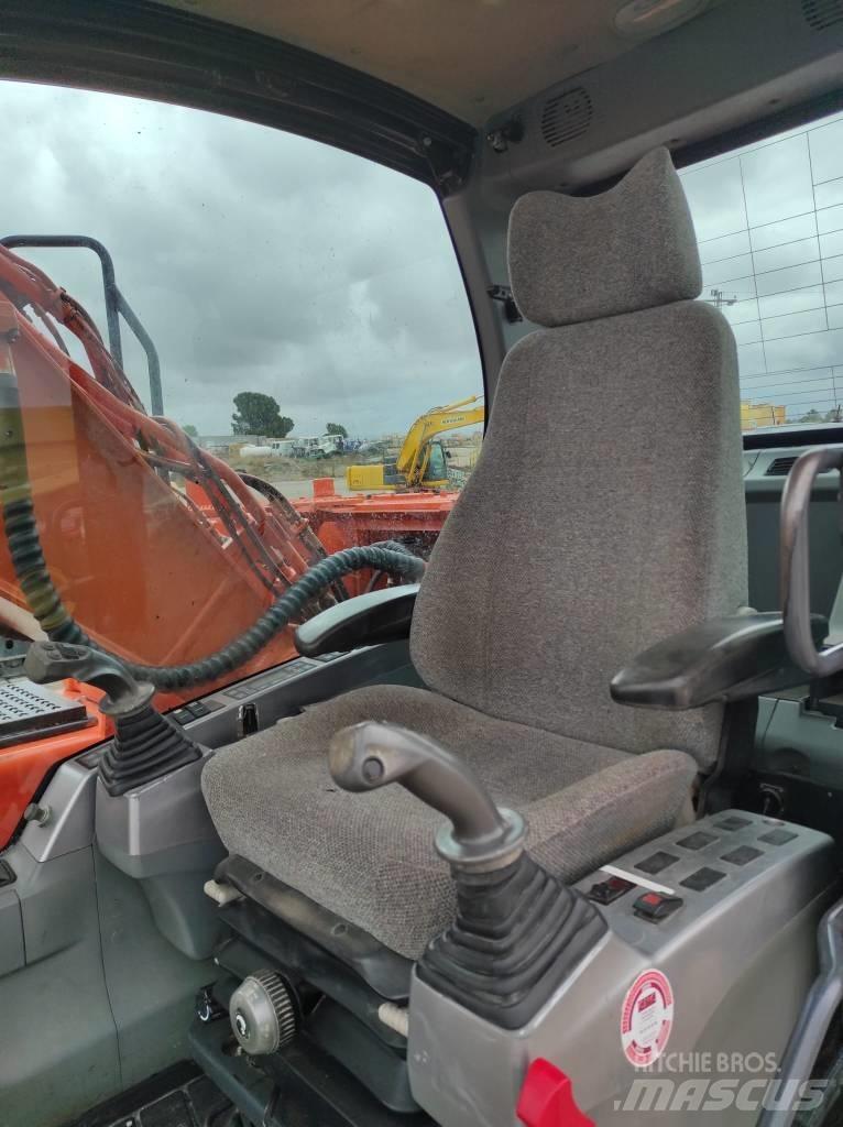 Doosan DX 180 LC Bagri goseničarji