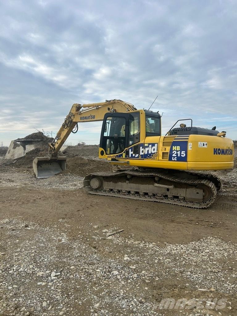 Komatsu HB 215 LC-1 Kabine in notranjost