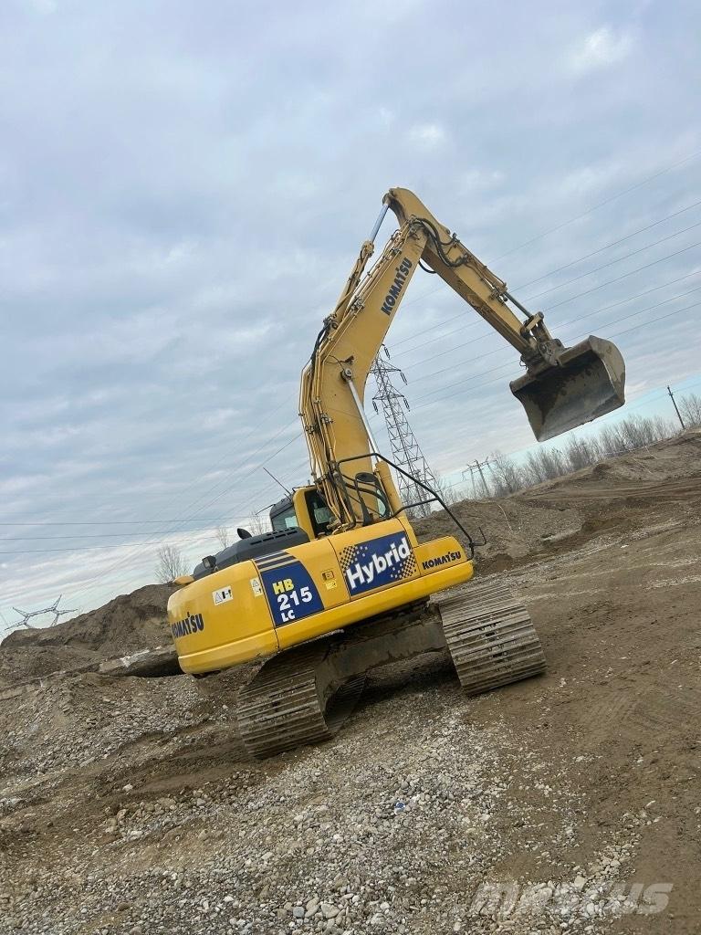 Komatsu HB 215 LC-1 Kabine in notranjost