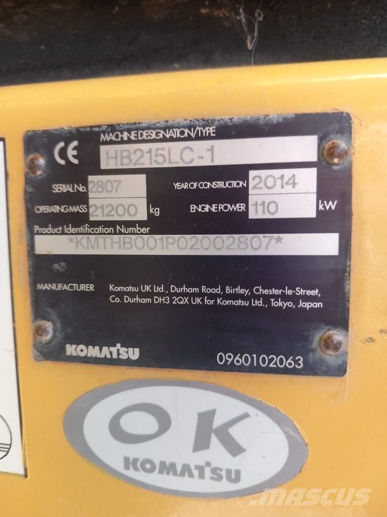 Komatsu HB 215 LC-1 Kabine in notranjost
