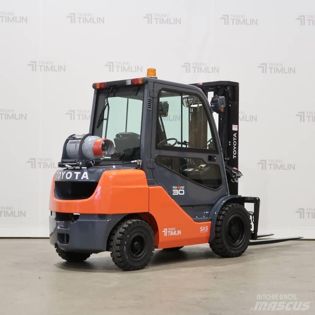 Toyota 02-8FGF30 Plinski viličarji