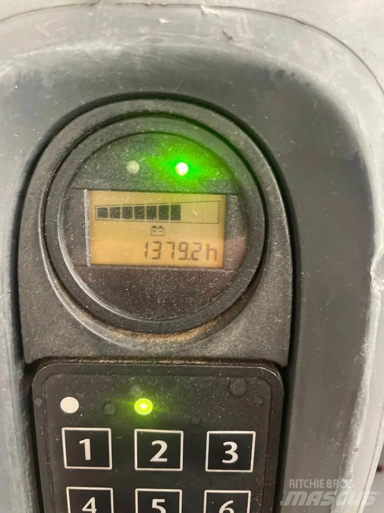 Linde T18 Električni nizko dvižni viličar