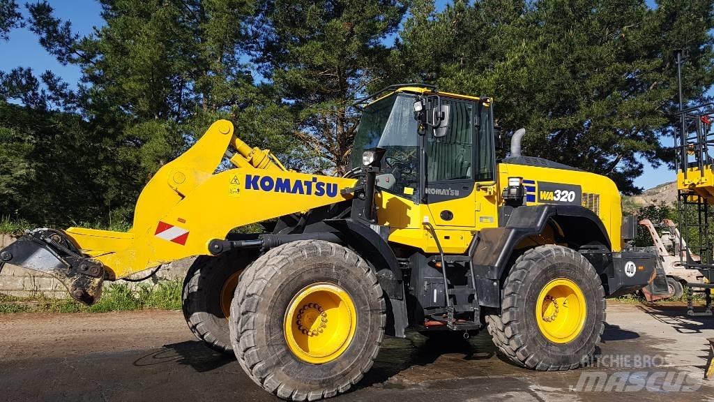 Komatsu WA320-8E0 Kolesni nakladalci