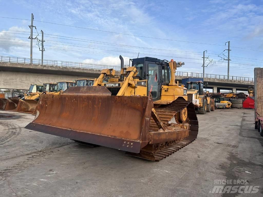 CAT D6T Buldožerji goseničarji