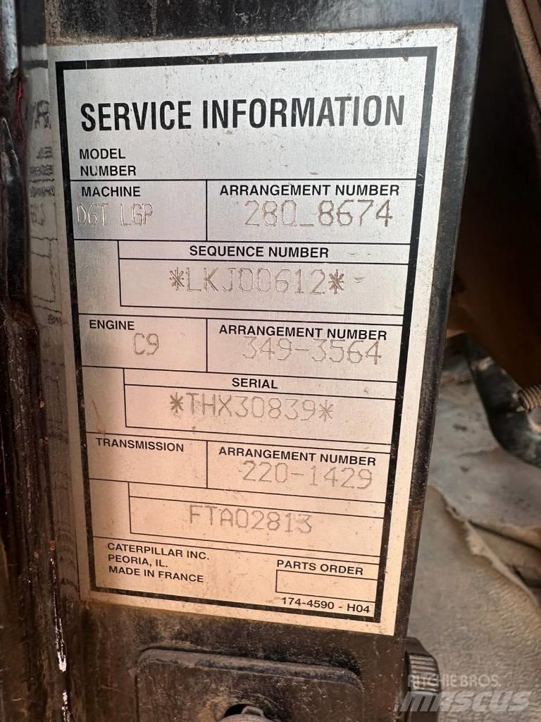 CAT D6T Buldožerji goseničarji