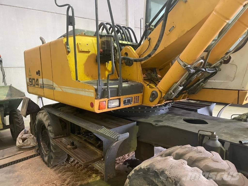 Liebherr A 904 C Bagri na kolesih