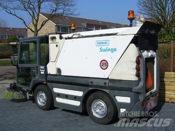 Schmidt Swingo 250 Cestni pometači
