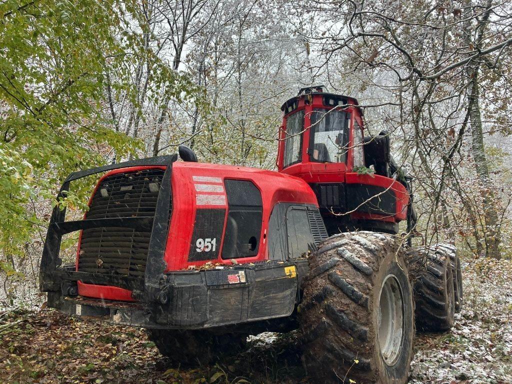 Komatsu 951 Harvesterji