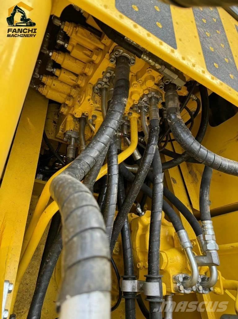 Komatsu PC 220 LC Bagri goseničarji