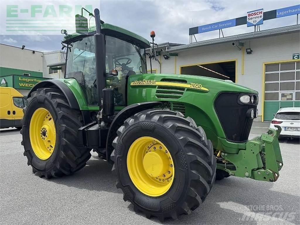 John Deere 7920 Traktorji