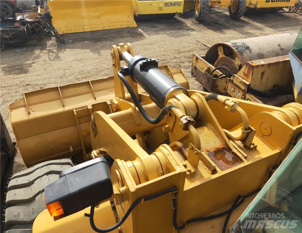 CAT 950h Kolesni nakladalci