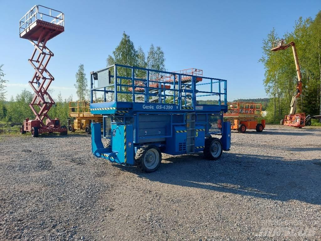 Genie GS 4390 Škarjaste dvižne ploščadi