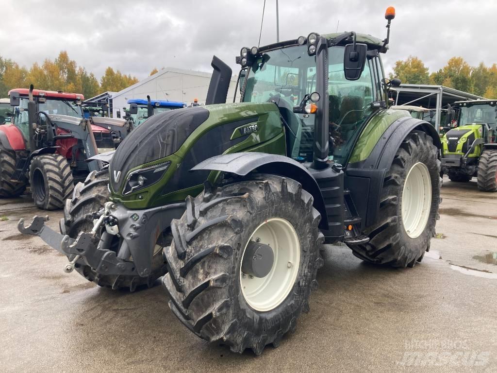 Valtra T 234 Traktorji