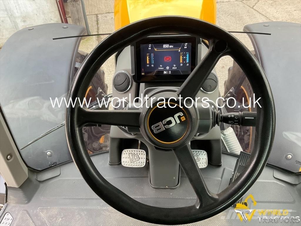 JCB Fastrac 4220 Traktorji