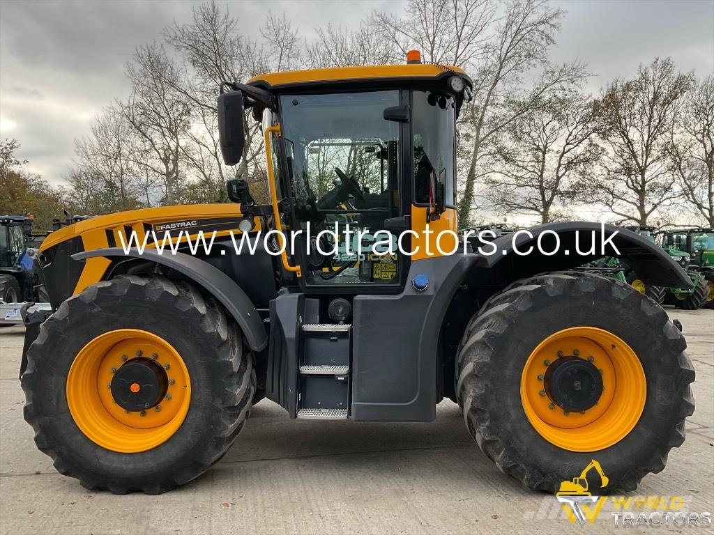 JCB Fastrac 4220 Traktorji