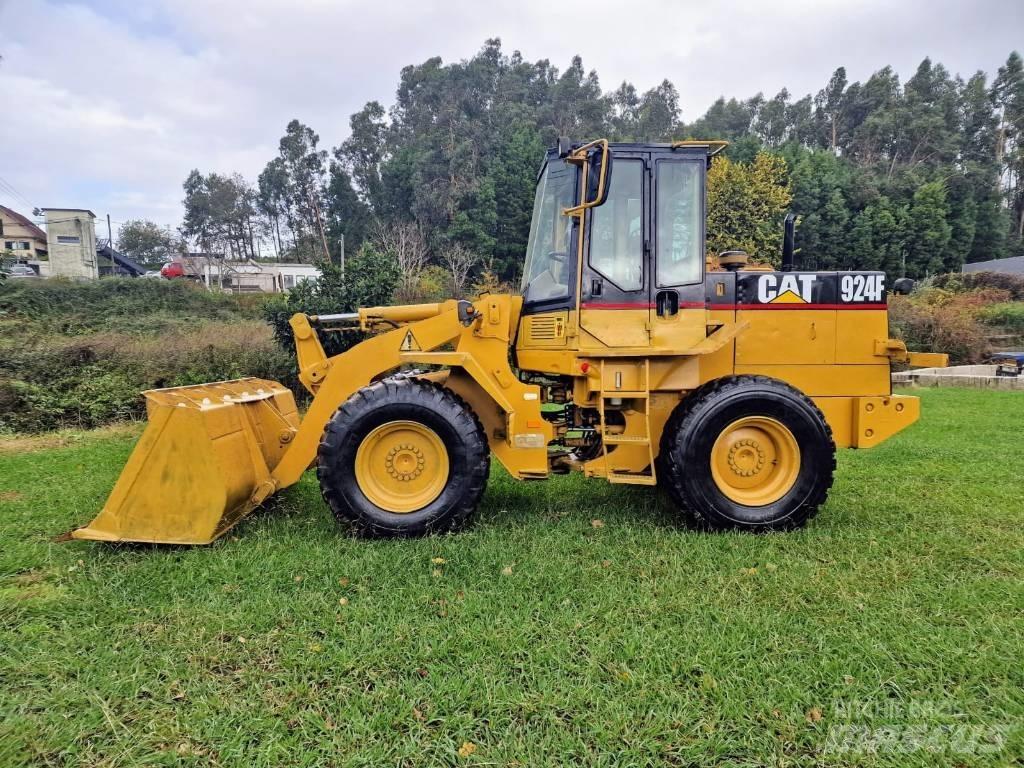 CAT 924F Kolesni nakladalci