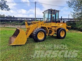 CAT 924F Kolesni nakladalci