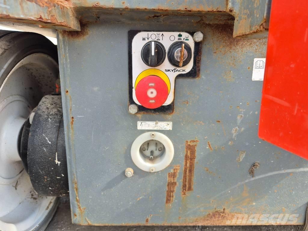 SkyJack SJ 4740 Škarjaste dvižne ploščadi